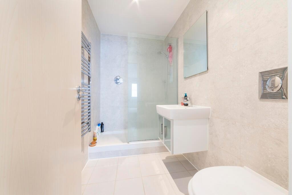 London 3 Bed Flat, Westgate Apartments, E16 To Rent Now for £2,816.