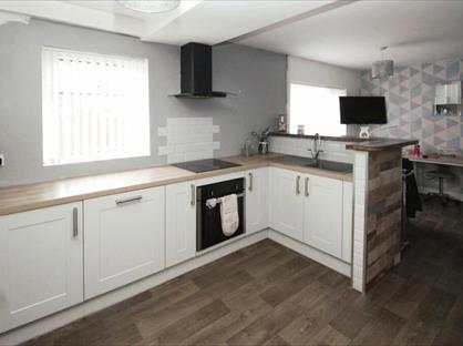 3 Bed Semi-Detached House, Swaith Avenue, DN5