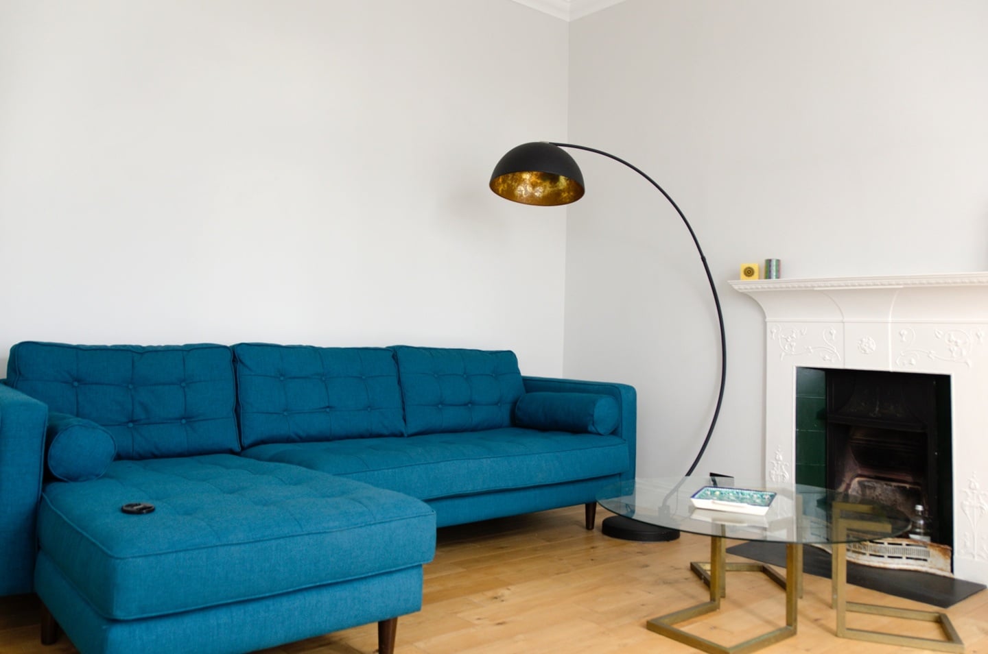 2 Bed Flat, Albert Palace Mansions, SW11 photo 2