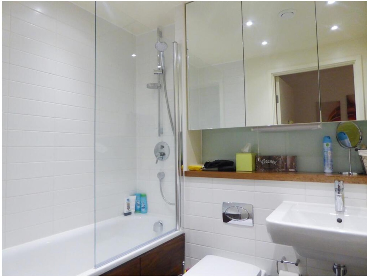 2 Bed Flat, Halcyon, RG1 photo 4