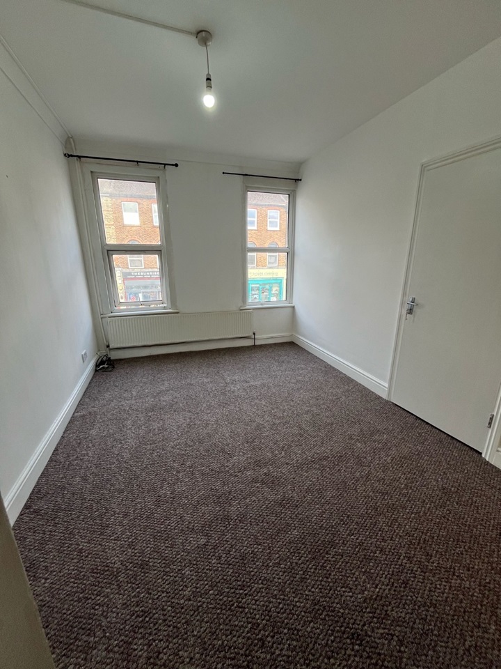 London 3 Bed Flat, High Road Leyton, E15 To Rent Now for £2,000.00 p/m