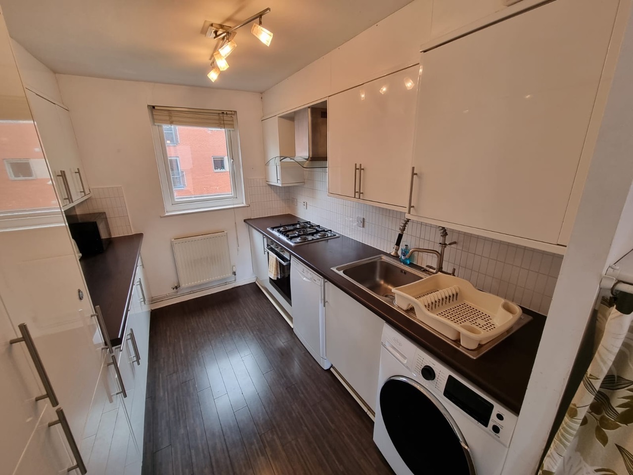 Manchester 3 Bed Martlesham Walk, M4 To Rent Now for £1,800.00 p/m