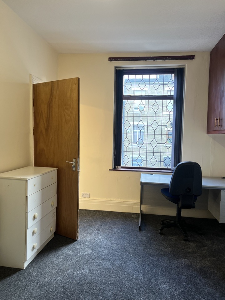 Bradford - 6 Bed Terraced House, Spring Place, BD7 - To Rent Now for £ ...