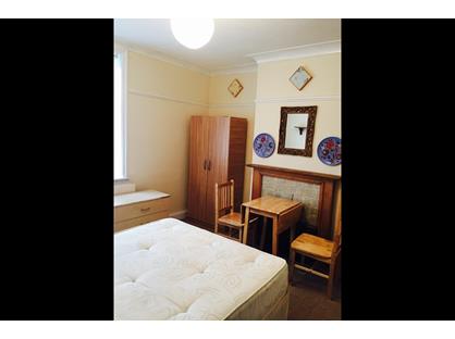 Room in a Shared Flat, Pennine Drive, NW2