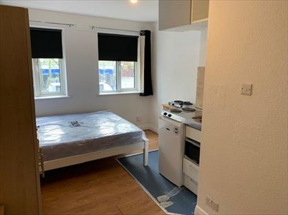 Studio Flat, Burleigh House, N20