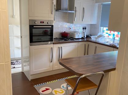 3 Bed Semi-Detached House, Toot Hill Butts, OX3