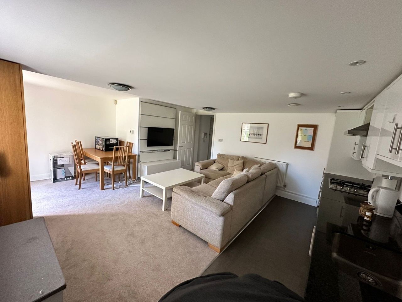 Reading Room in a Shared Flat, Kendrick Road, RG1 To Rent Now for £950.00 p/m