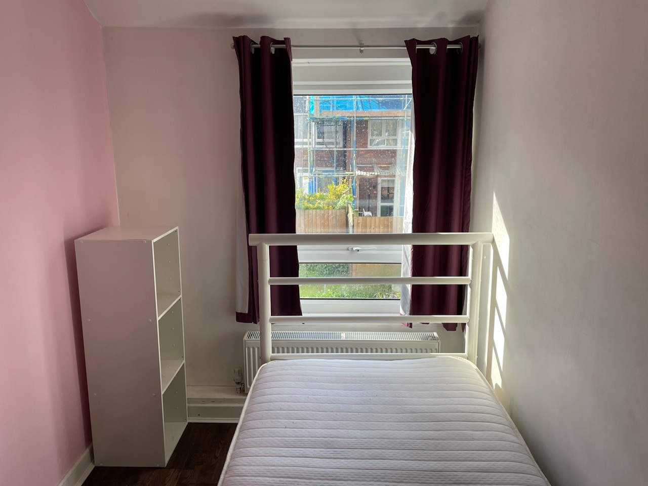 London Room in a Shared House, Yarmouth Crescent, N17 To Rent Now