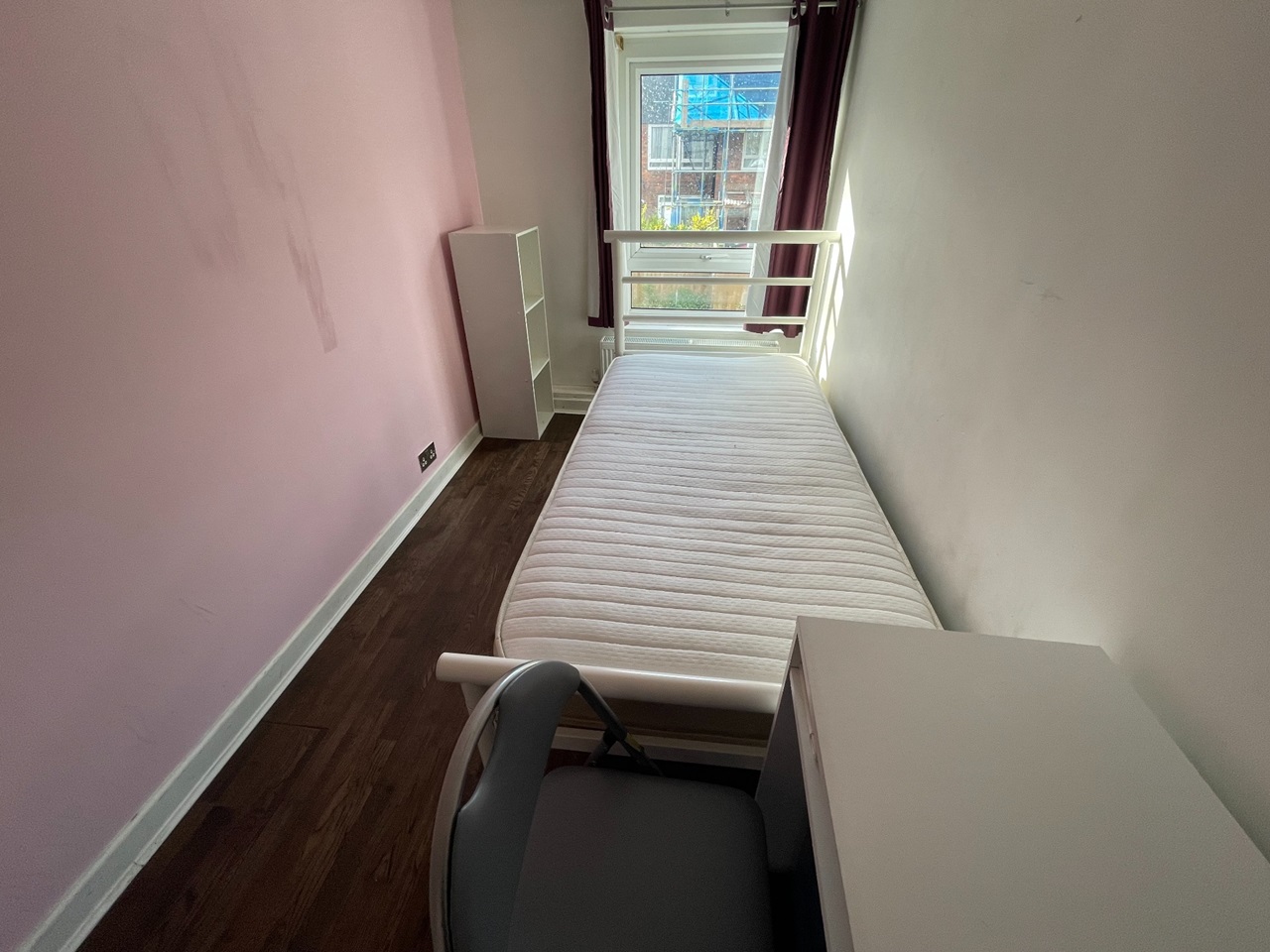 London Room in a Shared House, Yarmouth Crescent, N17 To Rent Now