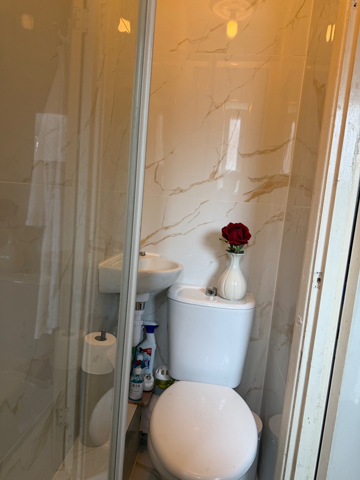 Room in a Shared House, Flood St, SW3