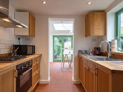 2 Bed Terraced House, Donnington Gardens, RG1