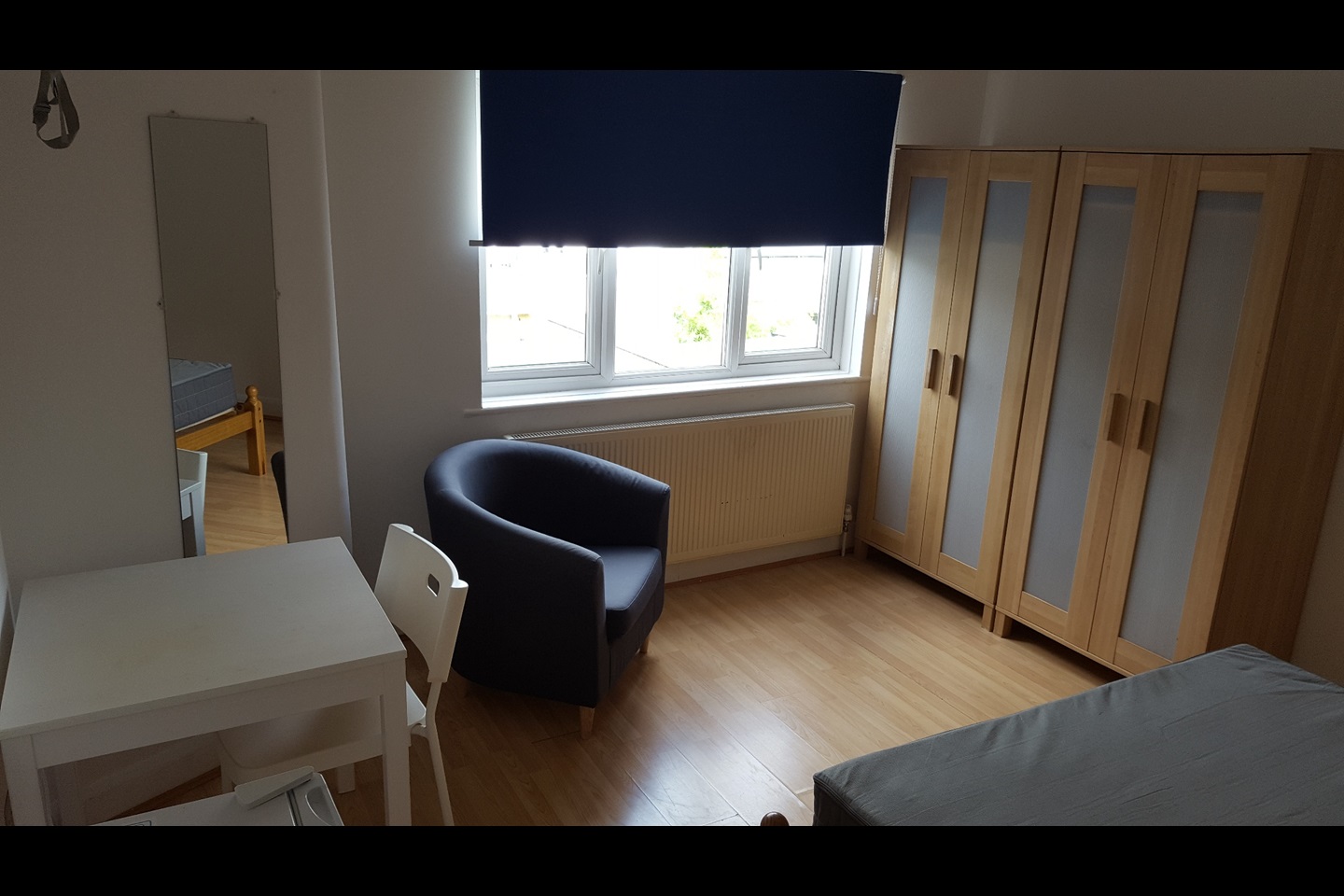 London Room in a Shared Flat, Egerton Gardens, NW4 To Rent Now for