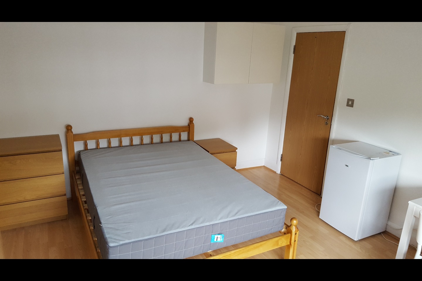 London Room in a Shared Flat, Egerton Gardens, NW4 To Rent Now for