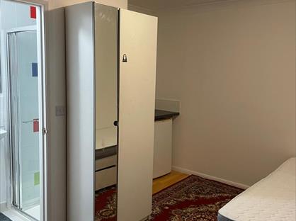 Room in a Shared House, Saxon Avenue, TW13