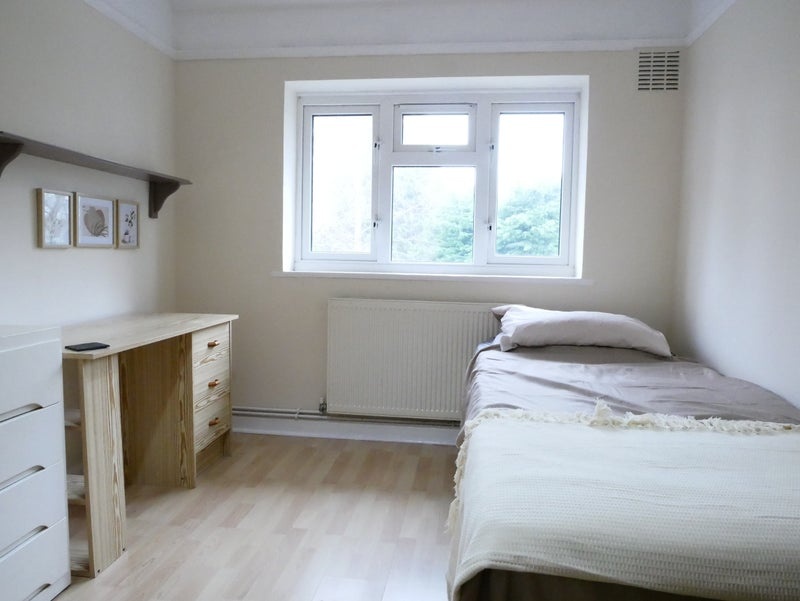 Englefield Green, Egham Room in a Shared House, Magna Road, TW20 To Rent Now for £675.00 p/m