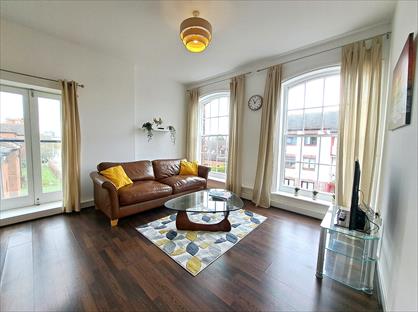 2 Bed Flat, Hull Marina, HU1