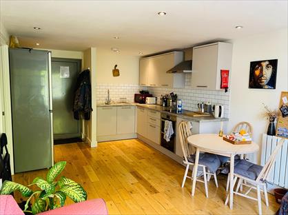 3 Bed Flat, Gloucester Road, BS7