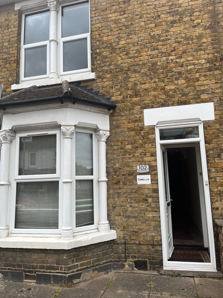 Sittingbourne 3 Bed Terraced House, Park Road, ME10 To Rent Now for