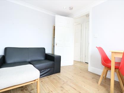 Studio Flat, St. Andrews Road, W3