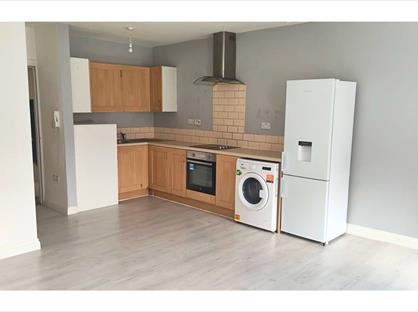 1 Bed Flat, Lower Road, SM1