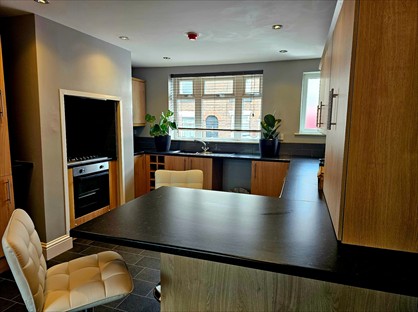 Room in a Shared House, James Street, SK11