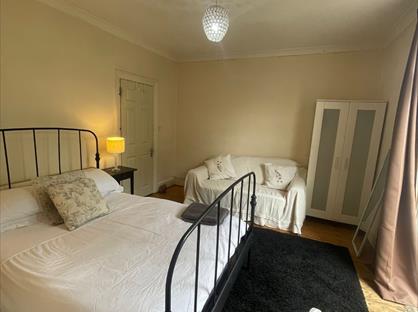 Room in a Shared House, Kings Road, KT2