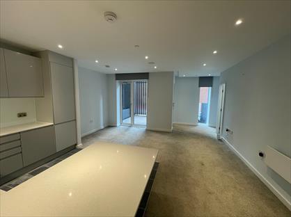 3 Bed Terraced House, Local Blackfriars, M3