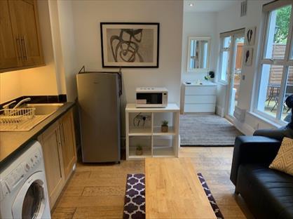 Studio Flat, Berrylands Road, KT5