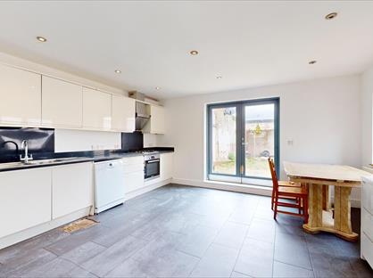 5 Bed Terraced House, Normanshire Drive, E4