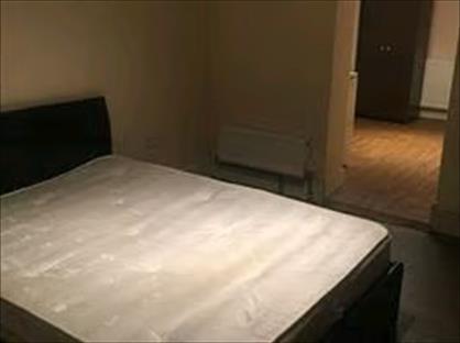 Room in a Shared House, Eton Avenue, TW5