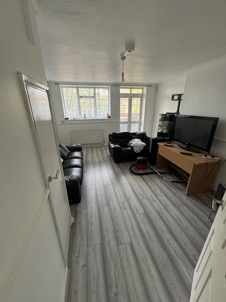 London Room in a Shared Flat, Jasmin House, SE4 To Rent Now for £