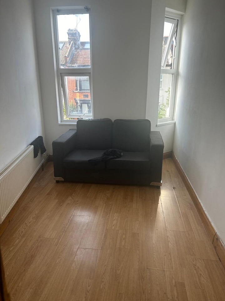 London 2 Bed Flat, Tavistock Avenue, E17 To Rent Now for £1,850.00 p/m