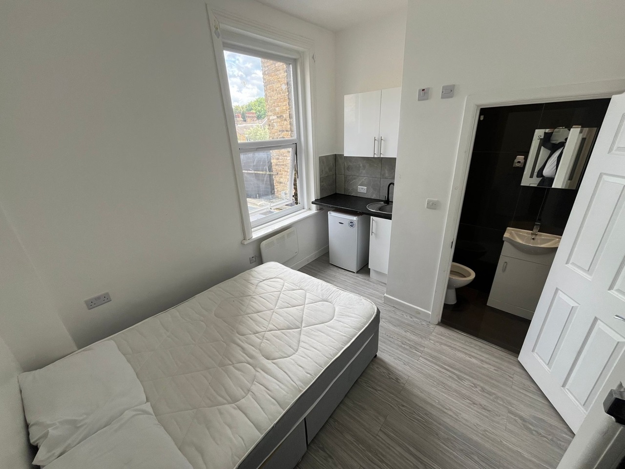 London Room in a Shared Flat, Staplehurst Road, SE13 To Rent Now