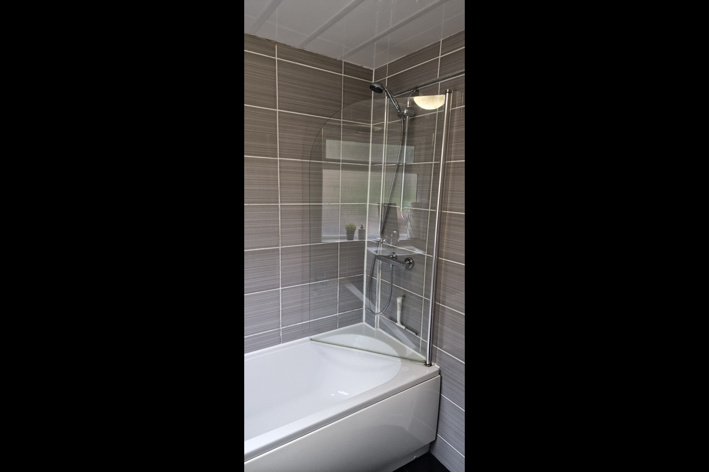 Chatham Kent 3 Bed Terraced House, Dale Street Chatham, ME4 To Rent