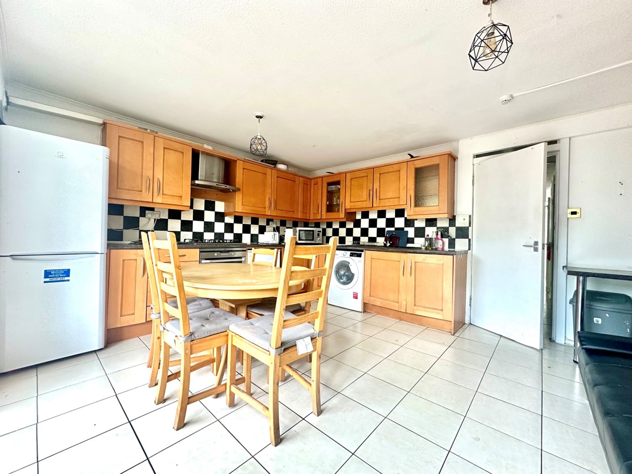 London 6 Bed Terraced House, Bancroft Road, E1 To Rent Now for £