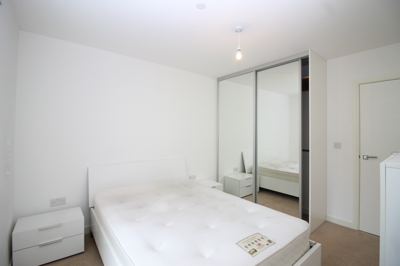 London 1 Bed Flat, Kingfisher Heights, E16 To Rent Now for £1,776.