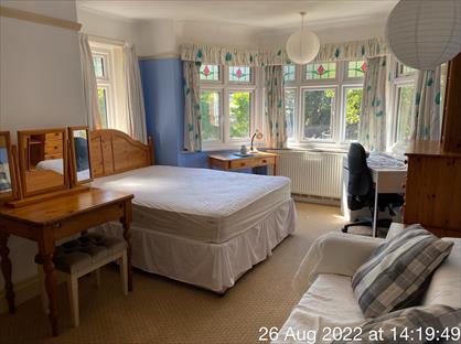 Room in a Shared House, Harvey Road, BH5