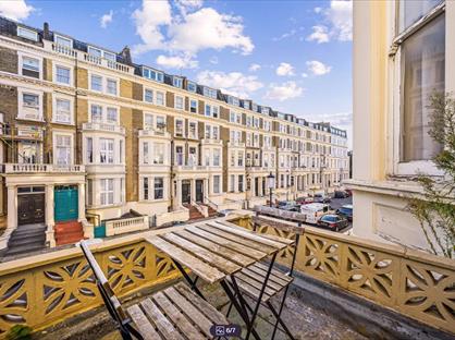 Studio Flat, Penywern Road, SW5