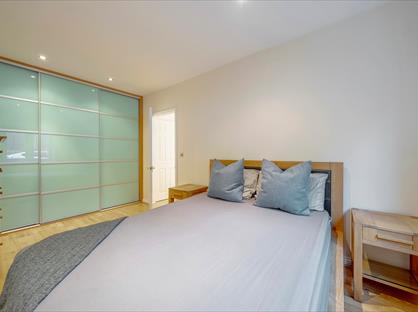 2 Bed Flat, Mellish Street, E14