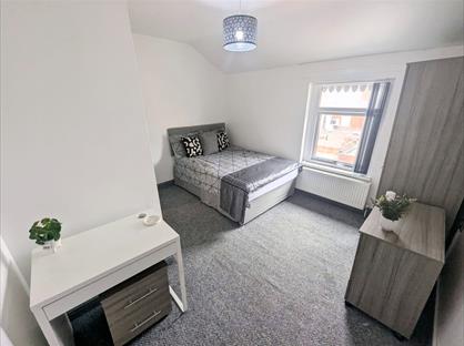 Room in a Shared House, Poplar Road, B66