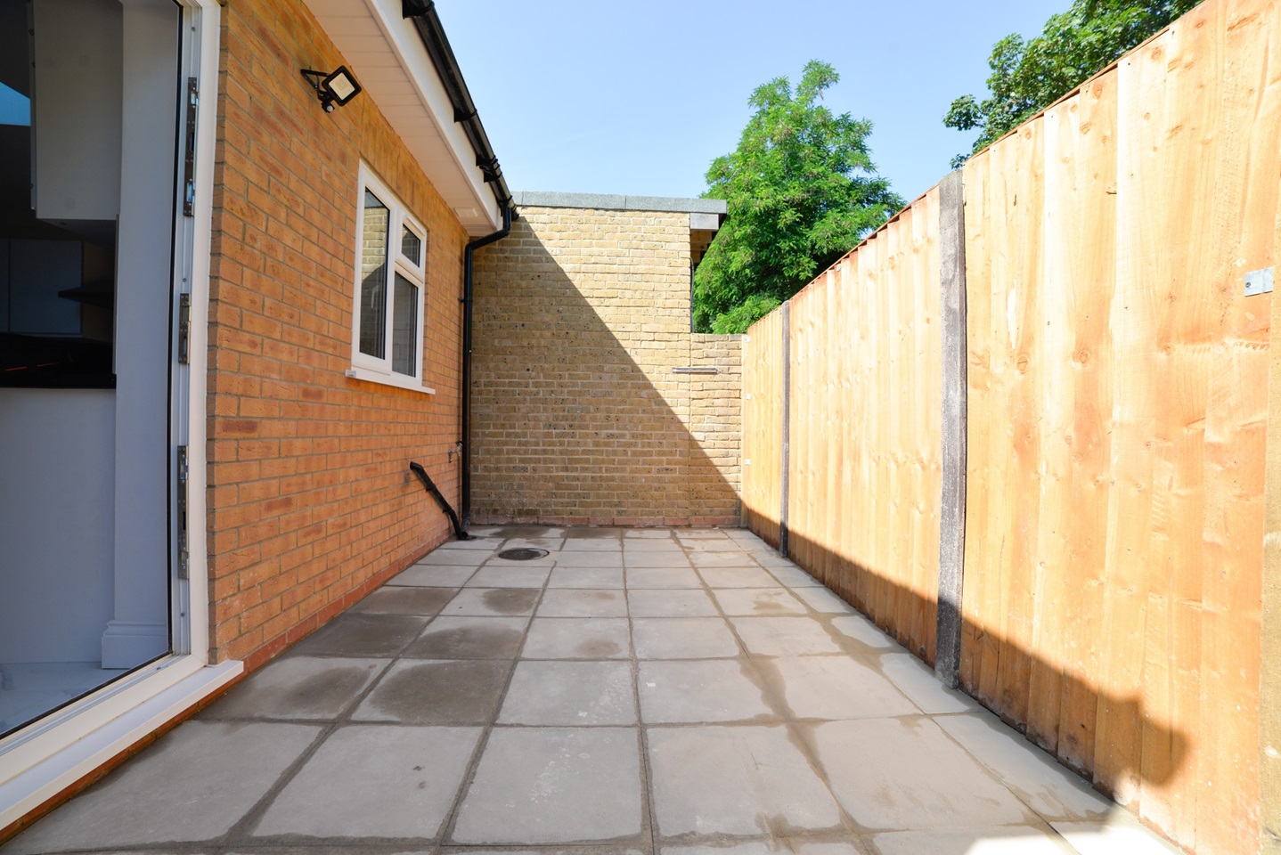 London 2 Bed Flat, Oaklands Road, W7 To Rent Now for £1,900.00 p/m