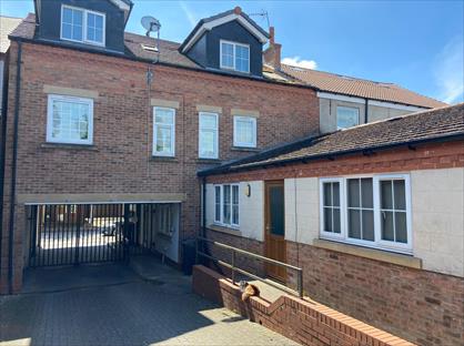 1 Bed Flat, Saint Johns Road, DY2