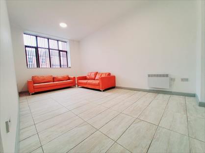 1 Bed Flat, Drake Street, OL16