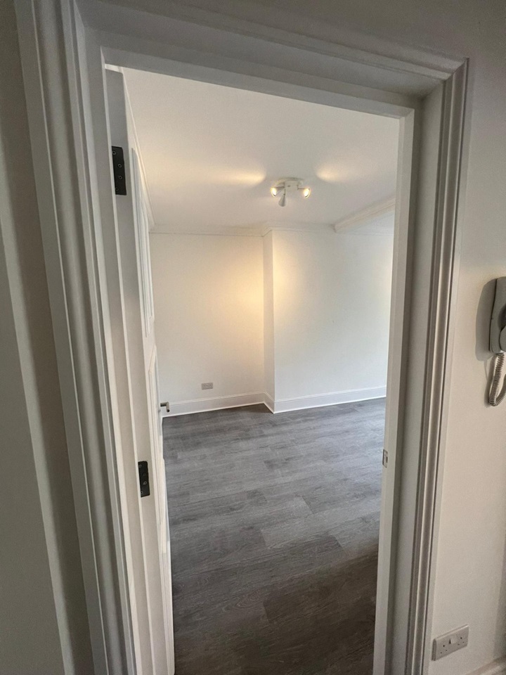 1 Bed Flat, Carlton Crescent, SO15 photo 3