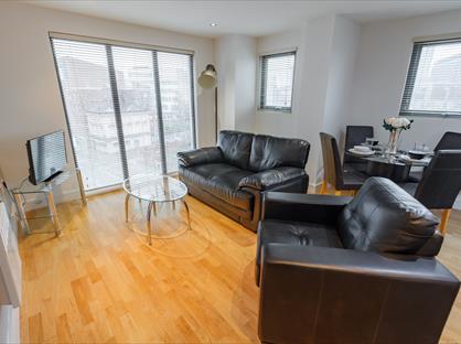 2 Bed Flat, Jugglers Yard, L3