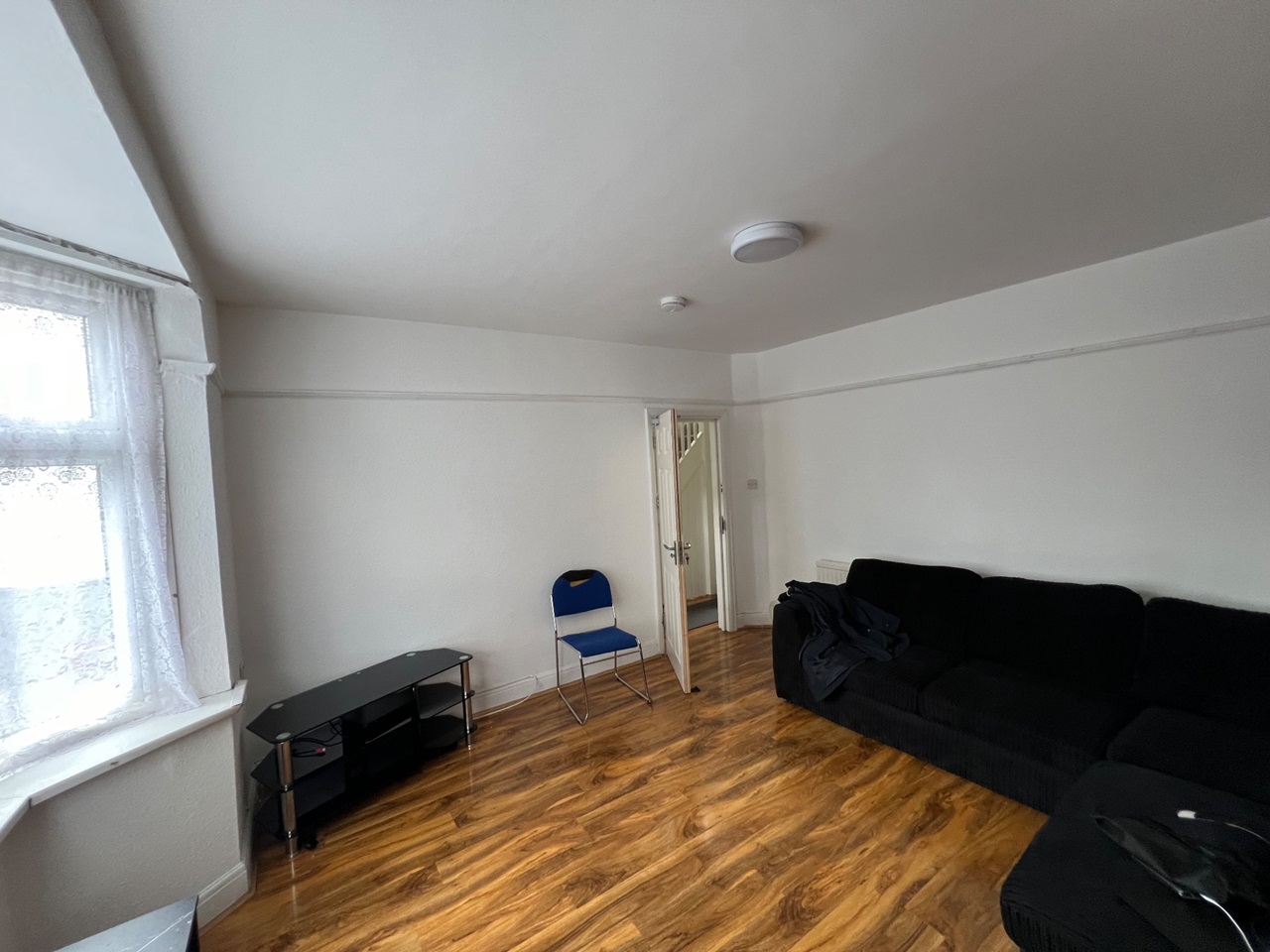 Hounslow 3 Bed Flat, Hounslow, TW3 To Rent Now for £2,450.00 p/m