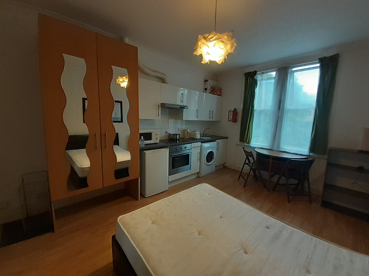 London Studio Flat, Stanmore Road, N15 To Rent Now for £1,100.00 p/m
