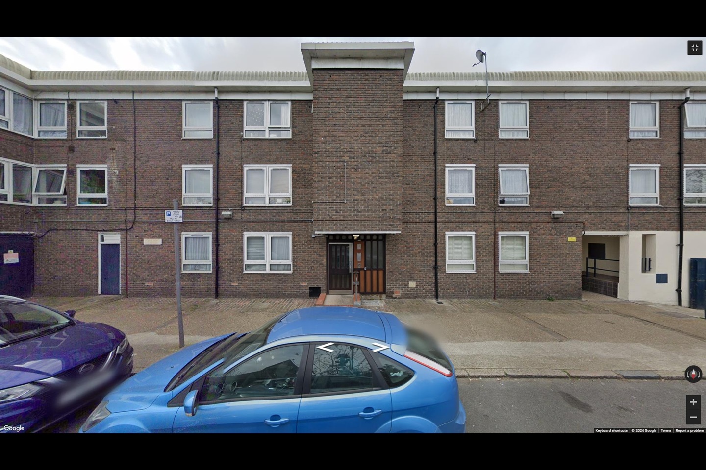 London Room in a Shared Flat, Leven Road, E14 To Rent Now for £700.