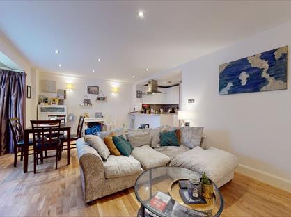 1 Bed Flat, Cromwell Road, SW7