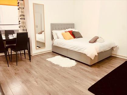 2 Bed Flat, Halliday House, E1